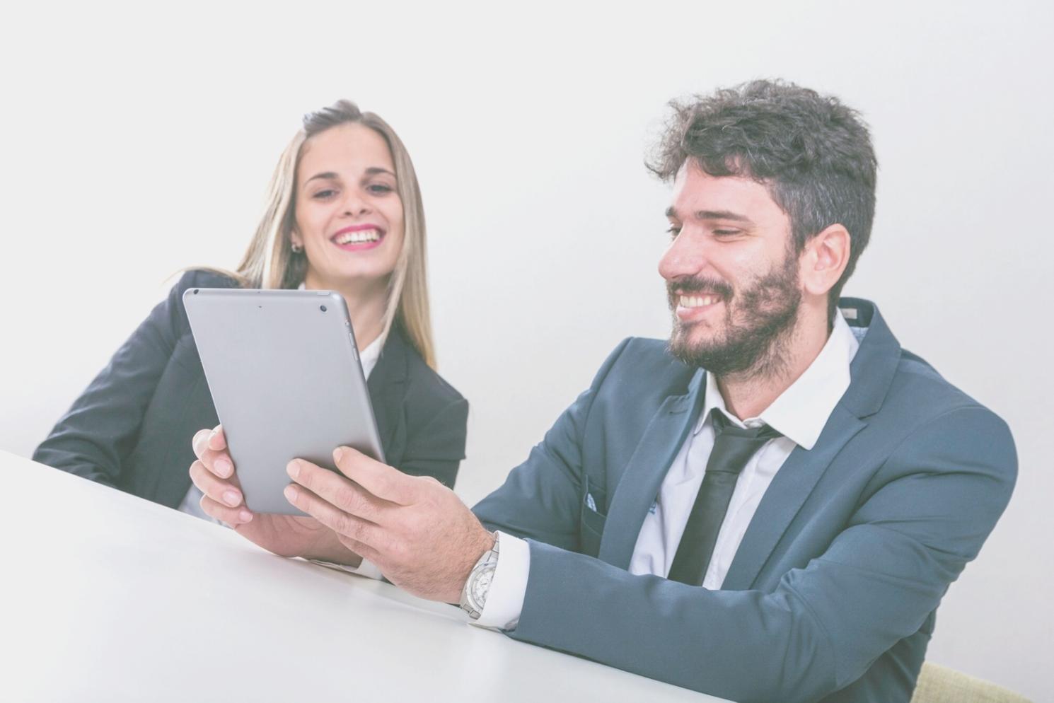 Community di ex studenti durante un workshop serale